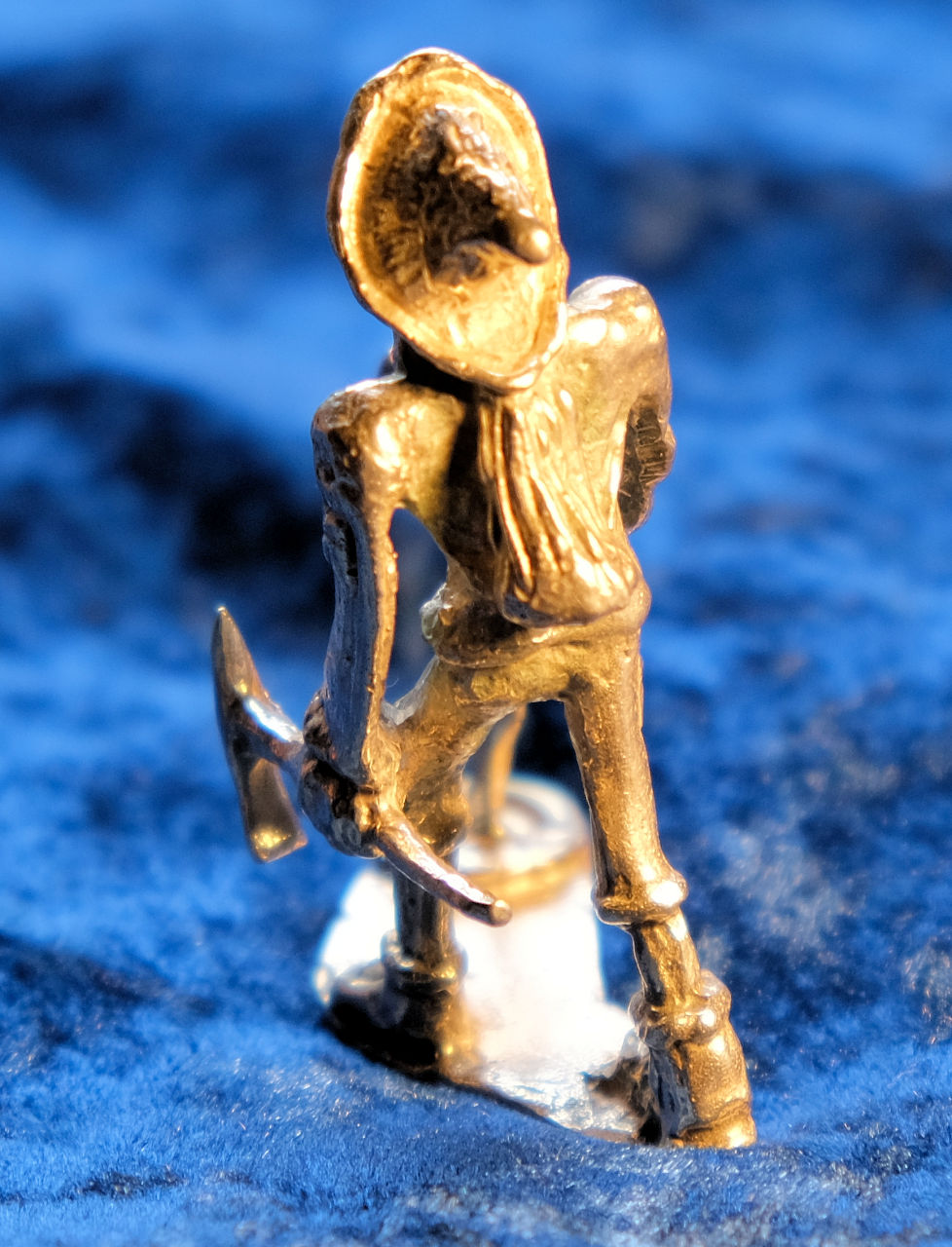 Metal Detector figure made of silver - Click Image to Close